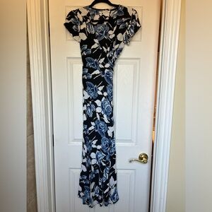 GORGEOUS Flower Wrap Around Dress